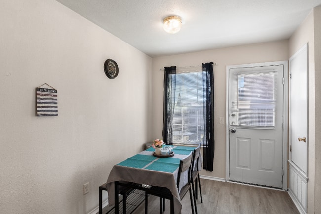 Photo - 2803 Vernice Loop Unidad 4