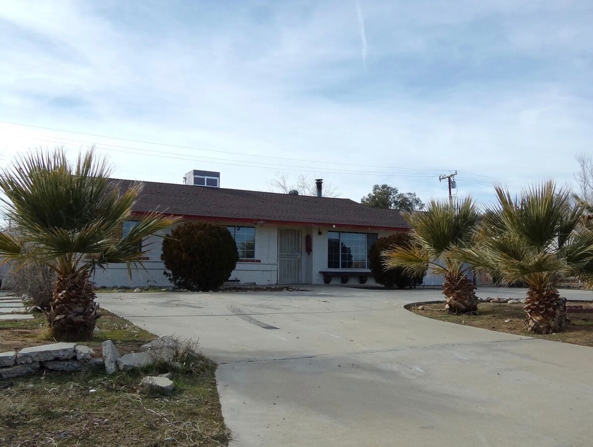 Photo - 8672 S Loop Blvd