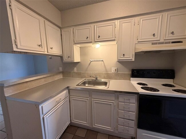 Photo - 4303 Duval St Unit 204