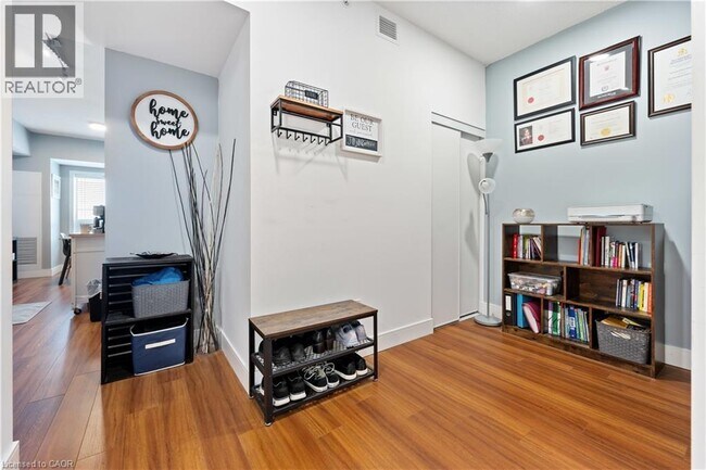 Photo - 1 Wellington St Unité 607