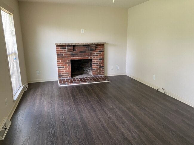 Living Room - 1235 E Broad St