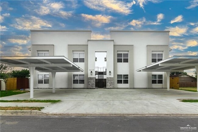 Building Photo - 11 Mezcal Unit 4