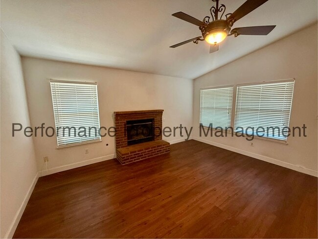 Photo - Beautiful 3 Bed/2 Bath NW Bakersfield Home...
