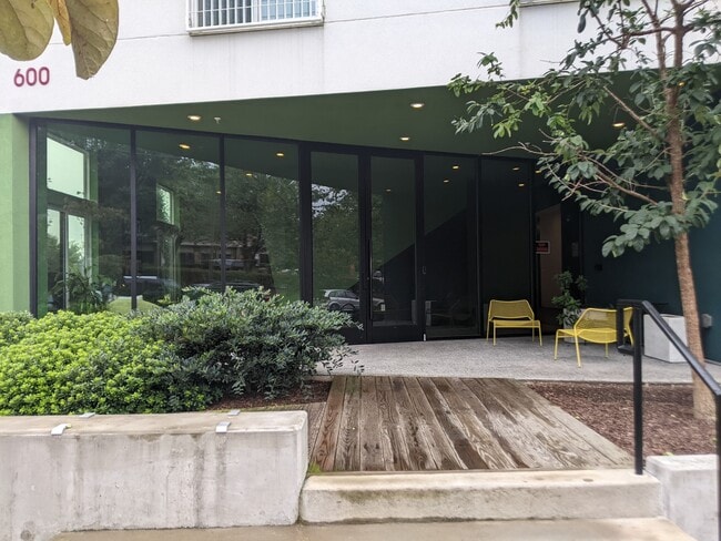 Photo - 600 S Duke St