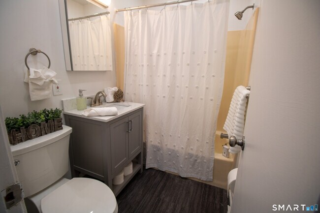 Photo - 12 Home St Unit 2