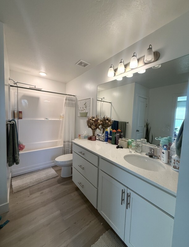 Photo - 183 E 550 N