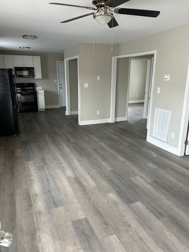 Photo - 518 W 24 1/2 St