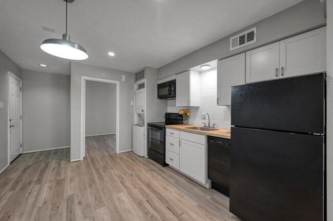 Photo - 12900 Walden Rd Unit 1010-J