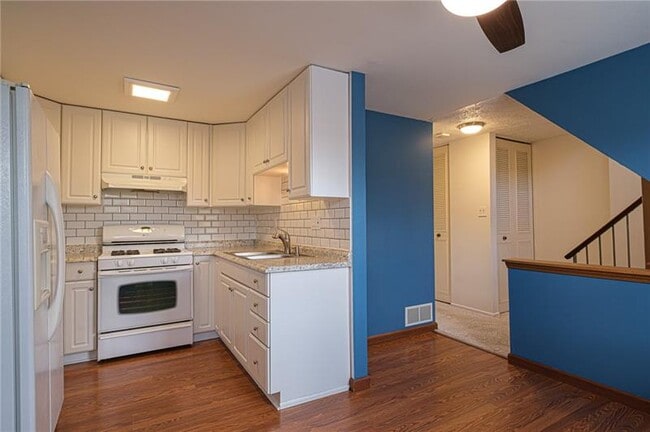 Photo - 84 Cortland Dr W