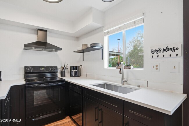 Photo - 4630 N 68th St Unidad 201