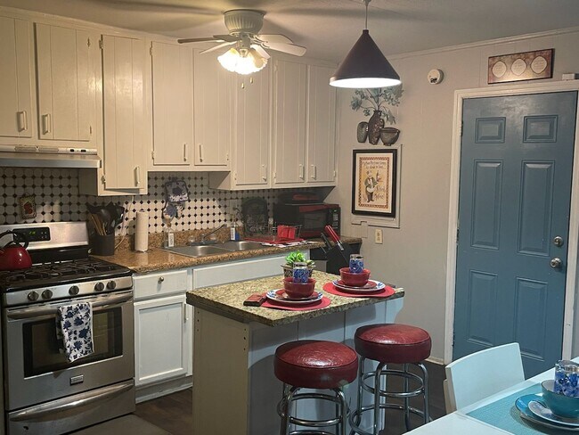 Photo - Cute House, Fenced Yard in in Thomasville Heights