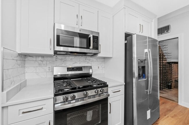 Building Photo - 1 Warren St Unit 109