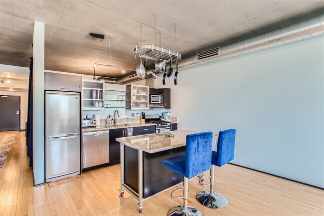 Kitchen - 1410 NW Kearney St Unit 625