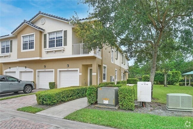 Building Photo - 1550 SE Hampshire Way Unit 104 Rental