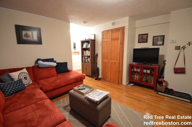 Photo - 108 Perkins St