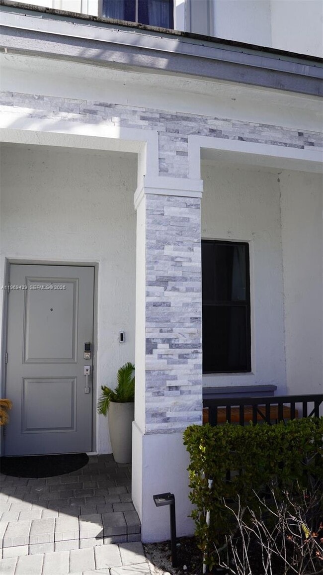 Photo - 549 NW 204th St