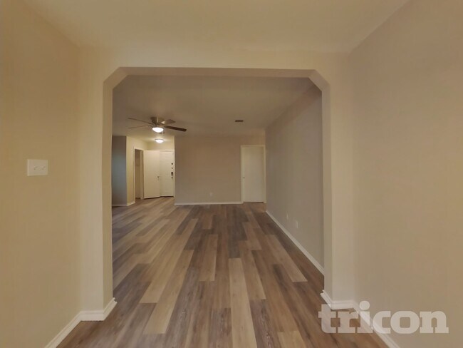 Photo - 160 Hanging Moss Dr