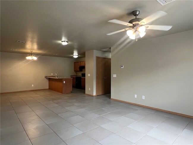 Photo - 1132 Remington Dr