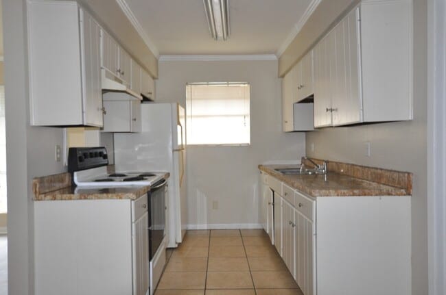 Photo - 107 Antoinette St
