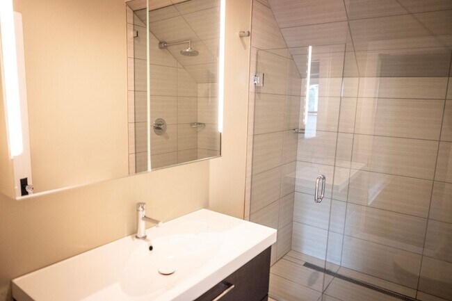 Photo - WalnutS5125 Unit WalnutS5125L