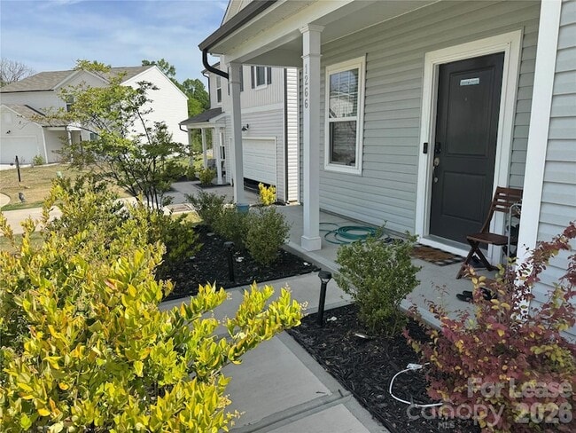 Photo - 1266 Nesters Store Pl SW