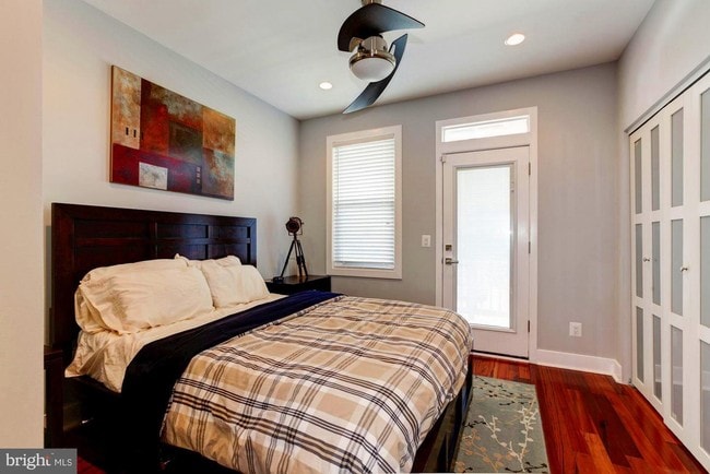 Dormitorio principal en la planta superior - 2819 11th St NW Unidad 1