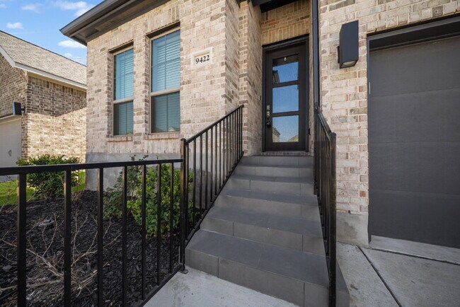 Photo - 9422 Iron Keeper