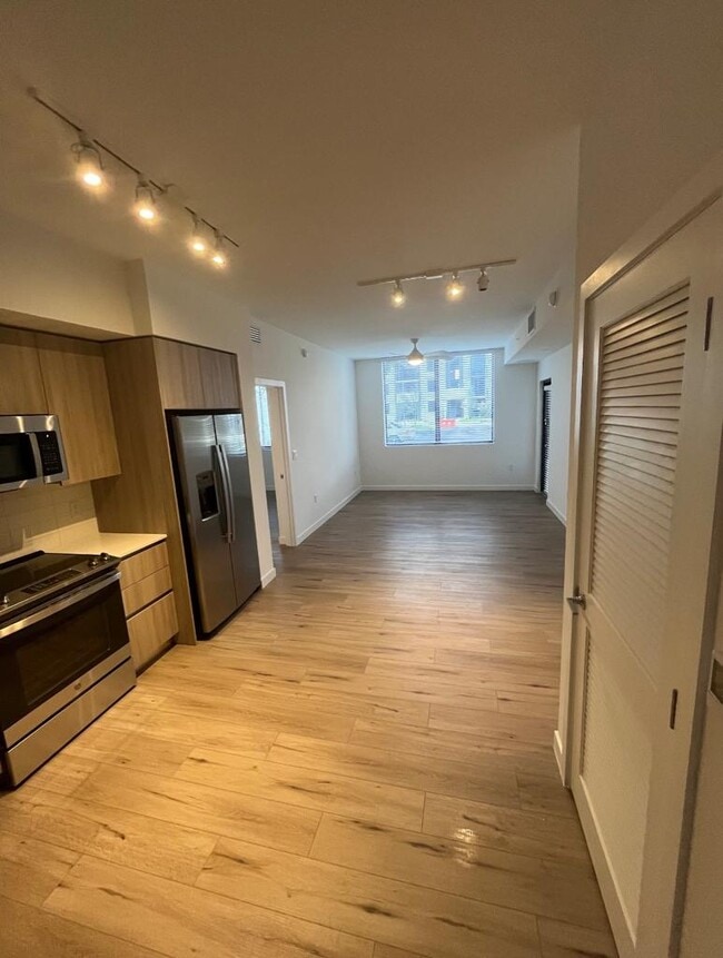 Building Photo - 7031 W 5th Ct Unit B2 Rental