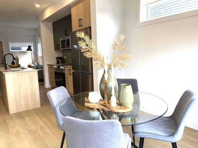 Photo - 9805-9153 153 St NW Unité MAIN 9805