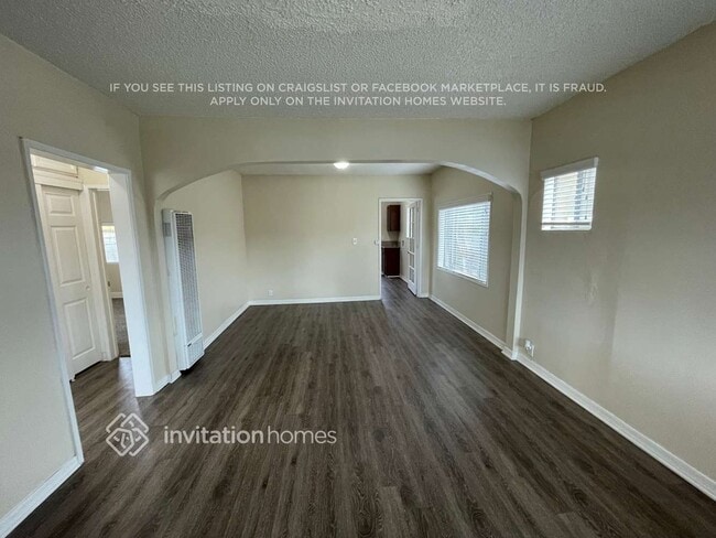 Photo - 641 W 106th St