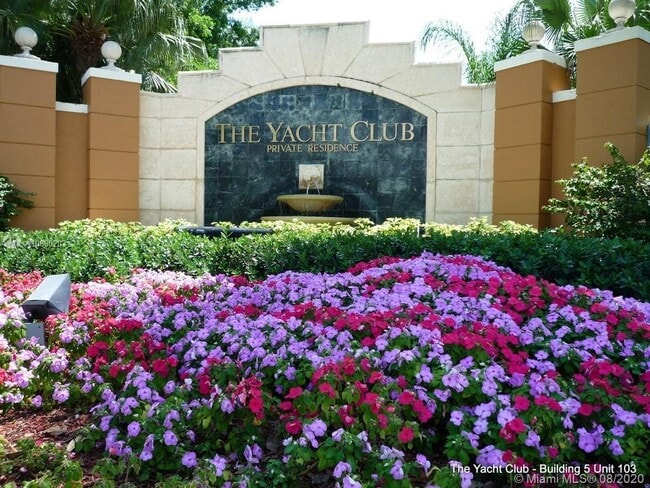 Photo - 19501 E Country Club Dr Unit 9-104