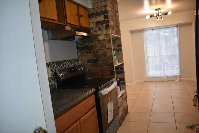 Photo - 6718 Rowell Ct