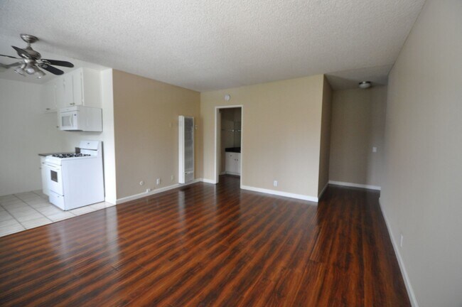 Photo - 7101 Haskell Ave Unidad 07