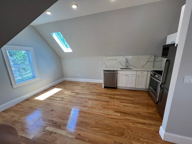 Photo - 158 Morrison Ave Unit 3