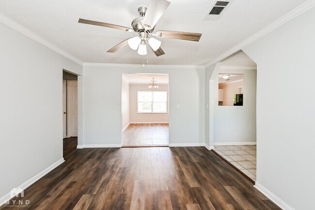 Photo - 4418 Tareyton Ln