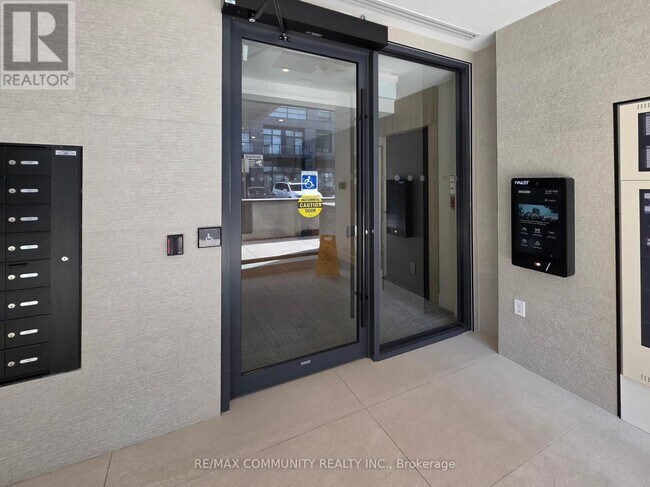Photo - 1610 Charles St