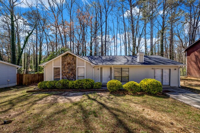 Building Photo - $500 OFF BACK TO SCHOOL SECIAL - SPACIOUS ... Rental