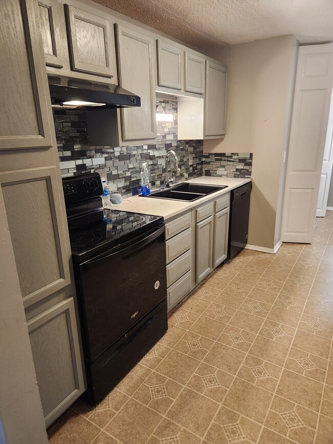 Photo - 170 Forestview Cir