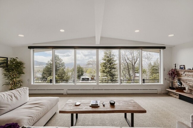 Building Photo - 1034 Westview Dr
