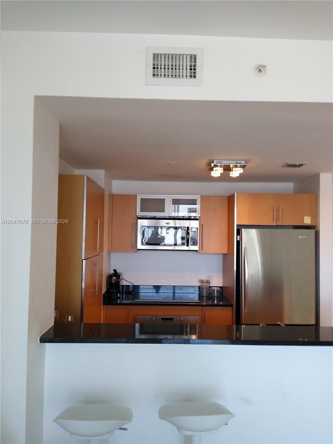Building Photo - 300 S Biscayne Blvd Unit T-2905