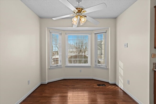 Photo - 31112 Columbia Dr