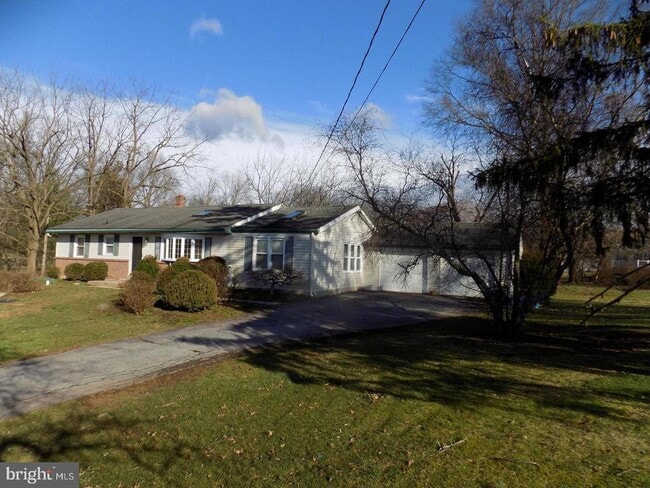 3168 Middle Creek Rd