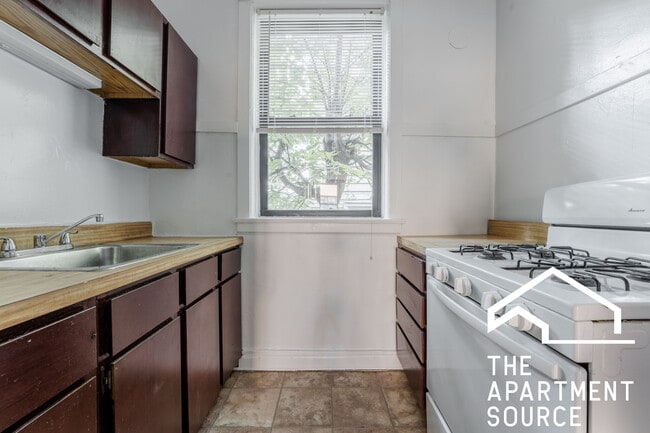 Photo - 2428 N Sawyer Ave Unidad 1W