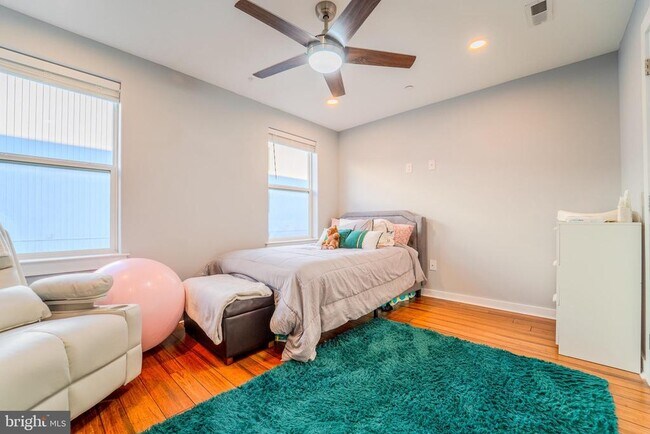 Photo - 617 McClellan St