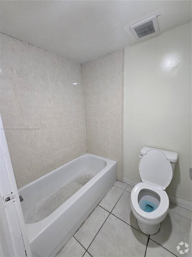Building Photo - 8365 SW 152nd Ave Unit C 101 Rental