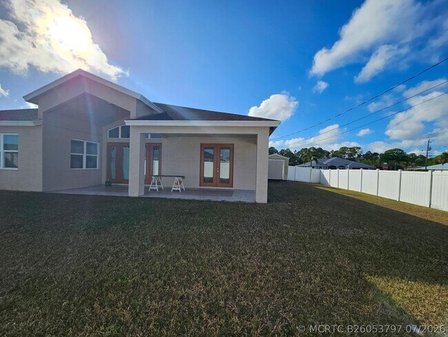 Photo - 5768 NW Zenith Dr