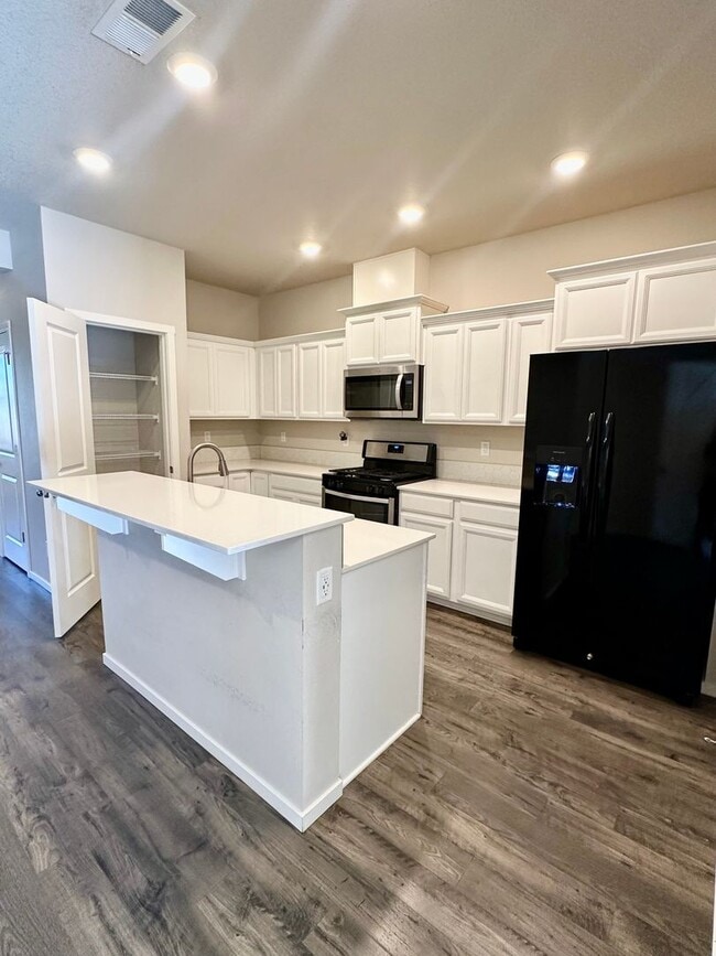 Photo - ? Modern 3-Bedroom Townhouse with Bright O...