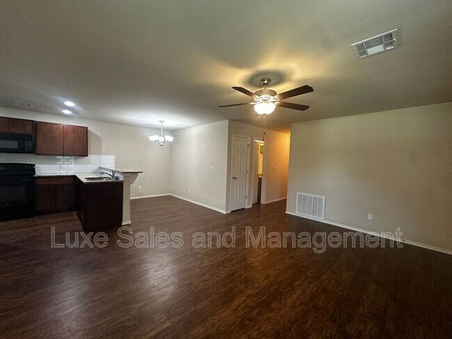 Photo - 785 SW 13th St