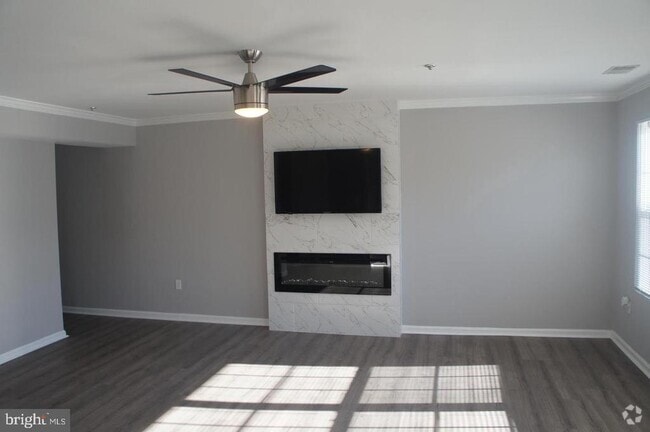 Building Photo - 5814 Holly Springs Dr N Rental