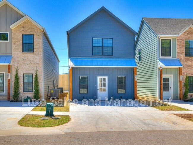 Photo - 610 W 2nd St